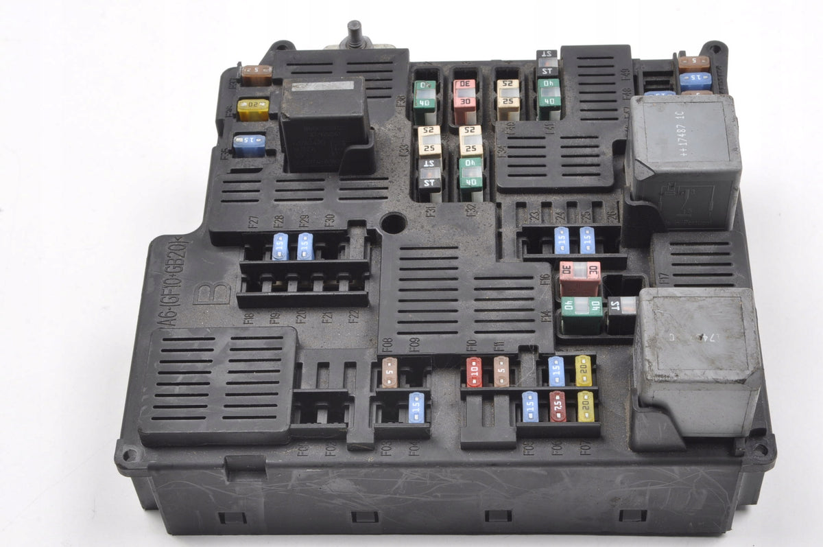 VOLVO XC90 II V90 V60 II XC60 II FUSE BOX MODULE 31473771