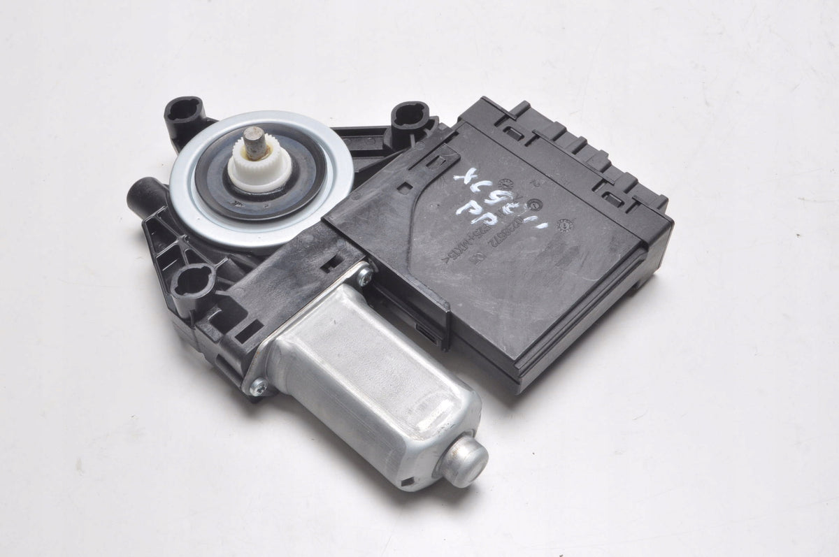 VOLVO XC90 II WINDSCREEN MOTOR RIGHT FRONT 31453357