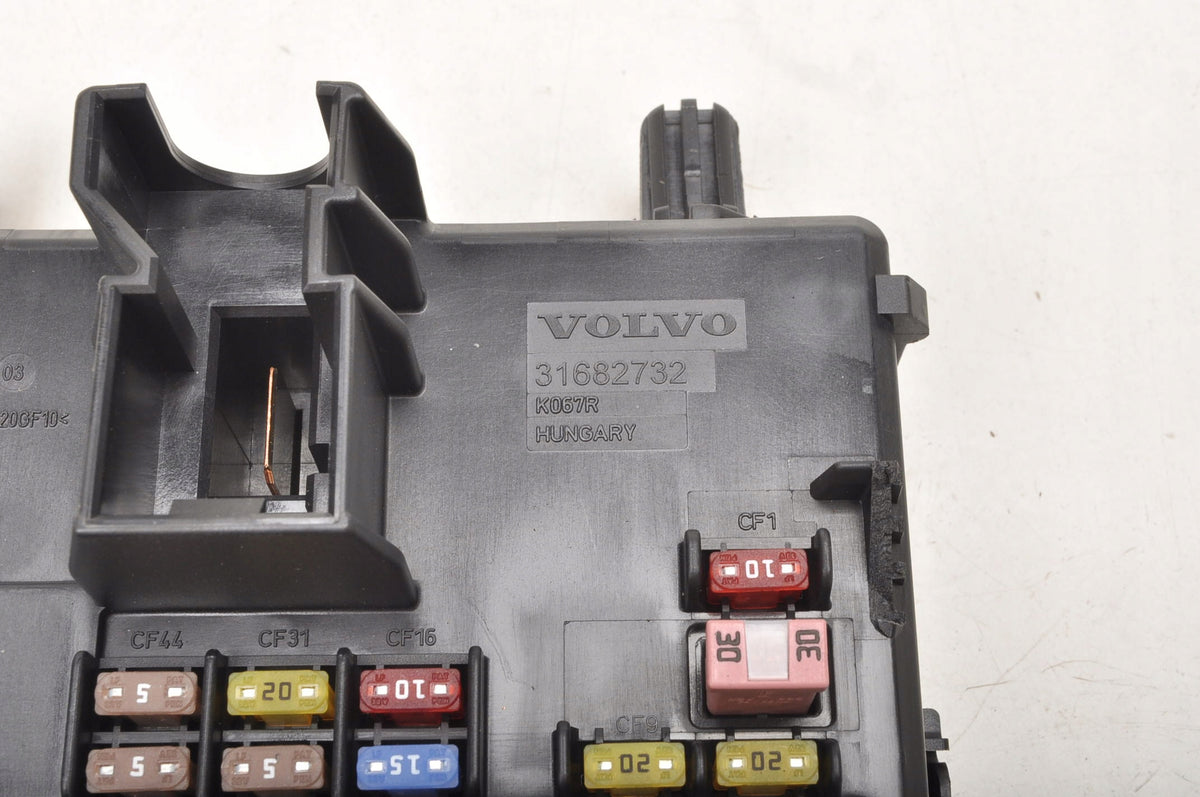 VOLVO XC90 II XC60 FUSE BOX 32142591