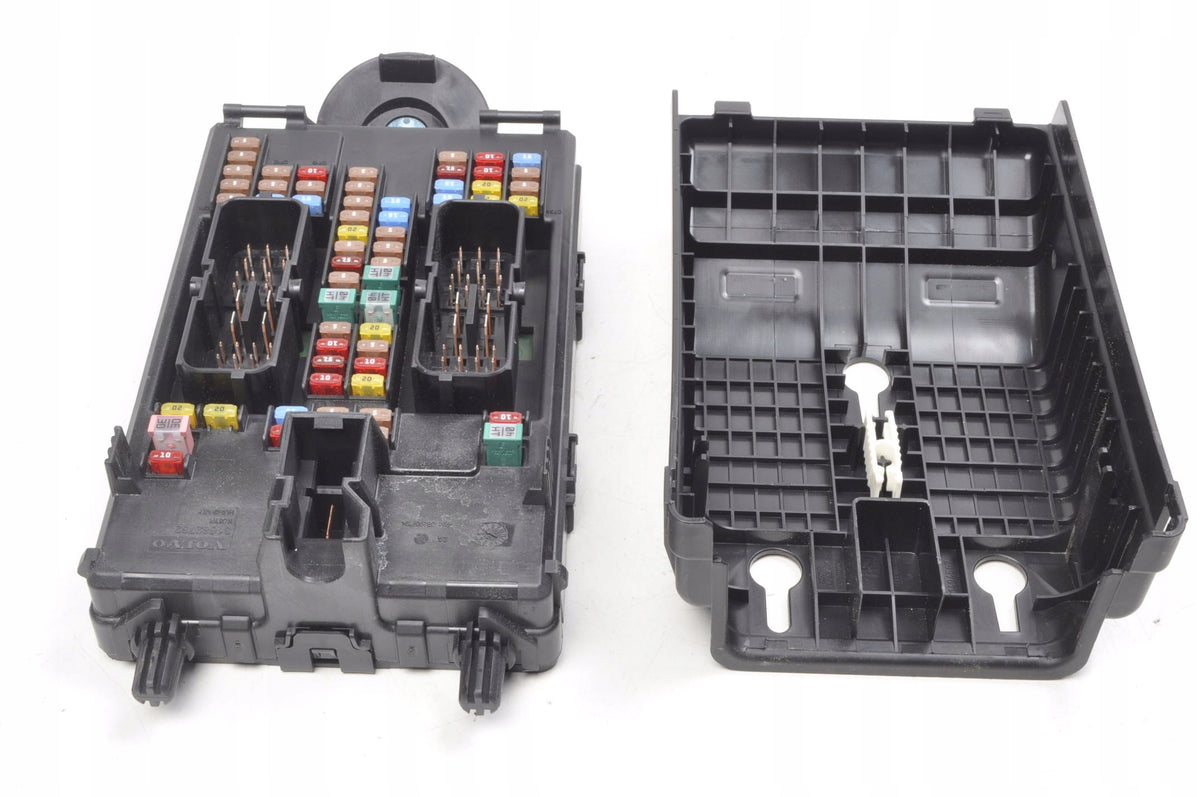 VOLVO XC90 II XC60 II FUSE BOX 32142591