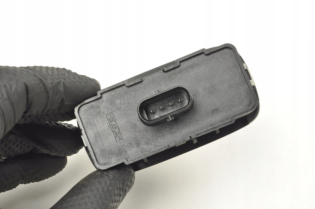VOLVO XC90 V90 II FLAP OPENING BUTTON P0 31376889