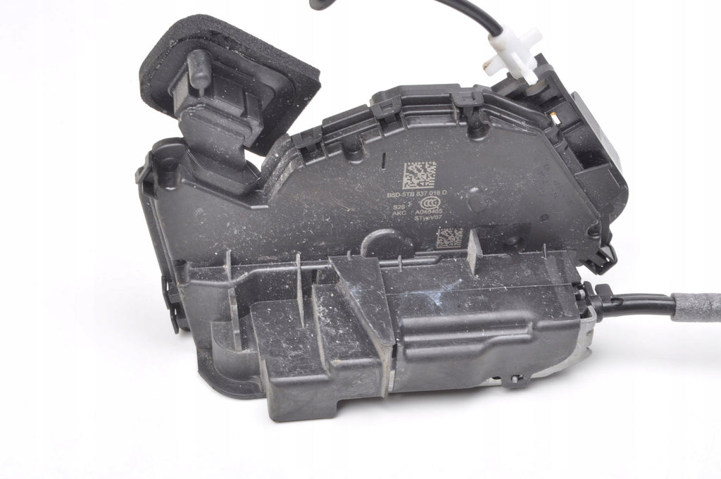 VW AREON SKODA KAMIQ DOOR LOCK RIGHT FRONT 5TB837016D