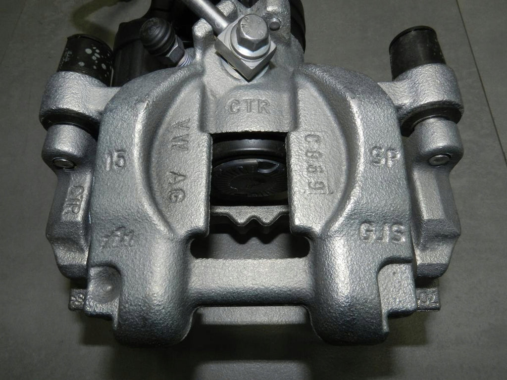 VW ARTEON 2.0 tdi CLAMP RIGHT REAR 3Q0615406AM