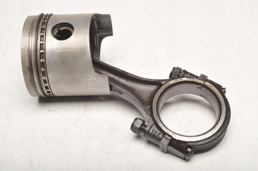 VW BEETLE 1300 1.3 40 km PISTON WITH CONNECTING ROD