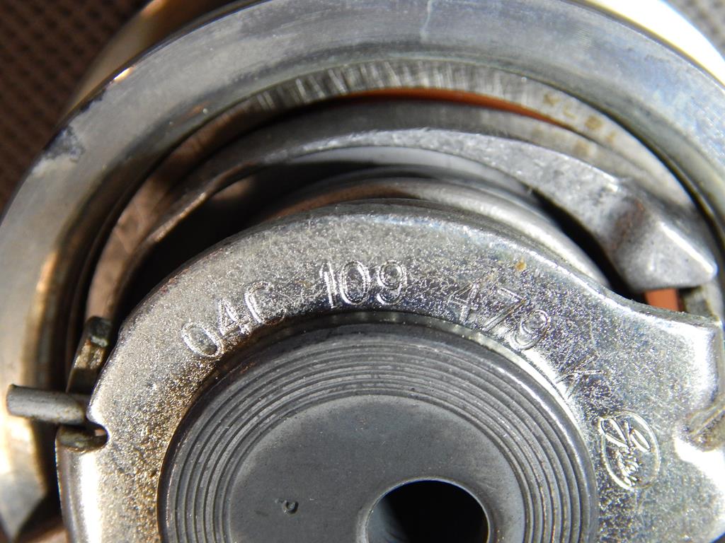 VW GOLF 7 SPORTSVAN BELT ROLL 04C109479G