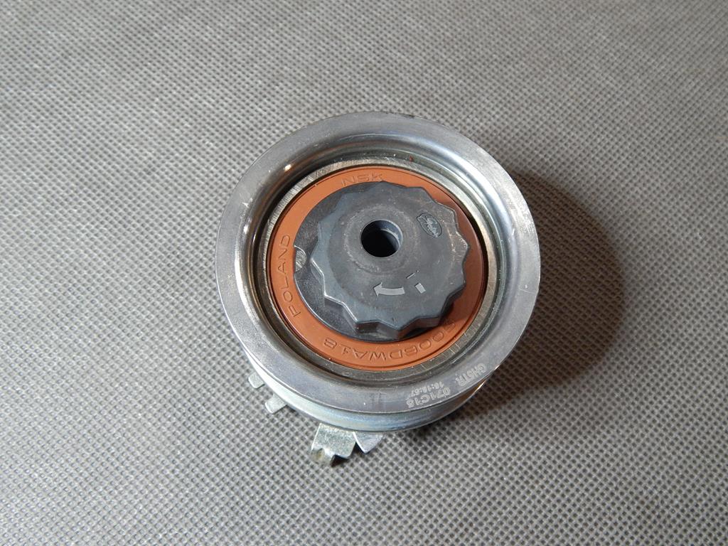 VW GOLF 7 SPORTSVAN BELT ROLL 04C109479G