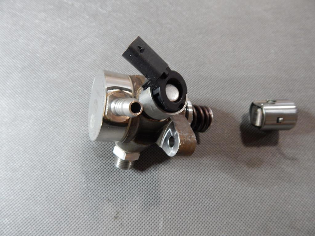 VW GOLF 7 SPORTSVAN FUEL PUMP V03946016BK