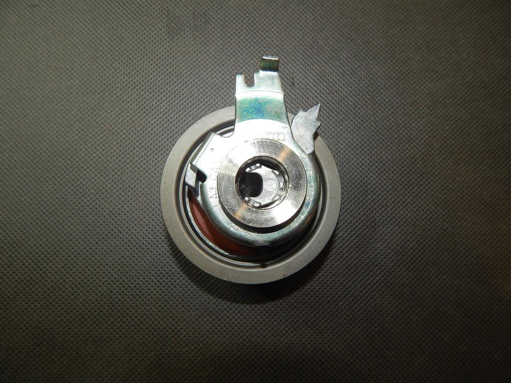 VW GOLF VII 1.4 TSI TENSIONER ROLLER 04E109479A