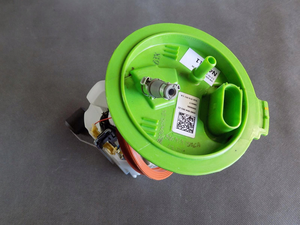 VW GOLF VII 1.5 TGI FUEL PUMP 5Q0919051CA