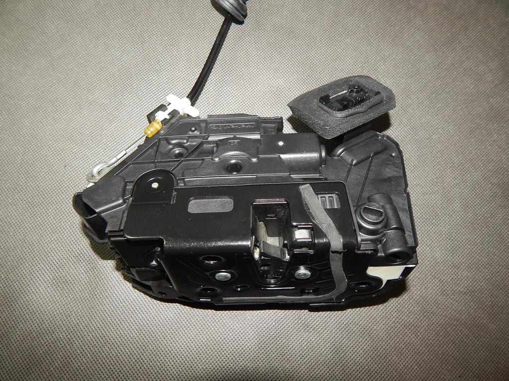 VW GOLF VII 7 DOOR LOCK RIGHT REAR 5K4839016A