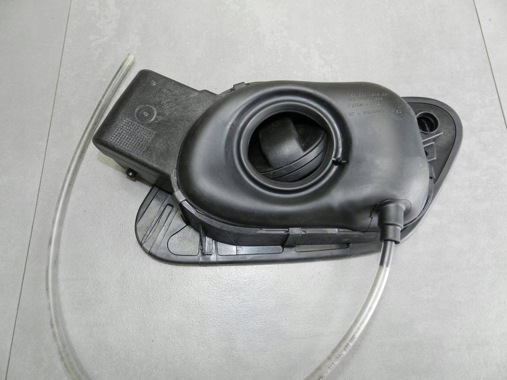 VW GOLF VII 7 FUEL FLAP LR1X 5G0809857