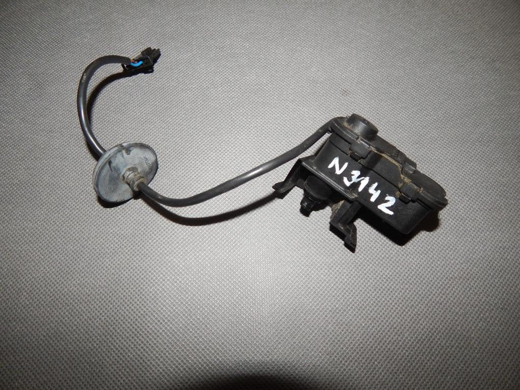 VW GOLF VII FUEL FILLER CYLINDER 5C6810773E