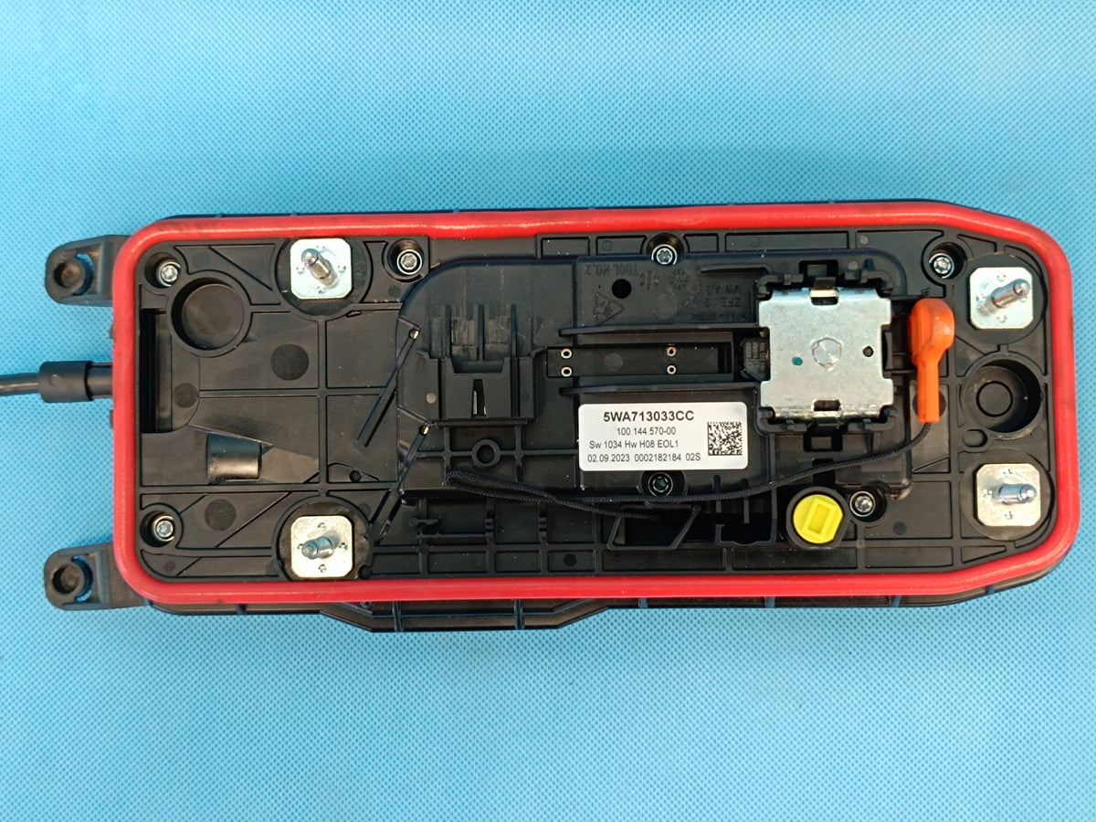 VW GOLF VIII 8 VARIANT 2.0TDI 2022R GEAR SELECTOR AUTOMATIC UCE 5WA713033CC