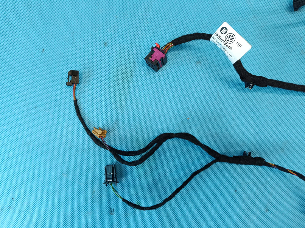 VW GOLF VIII VARIANT 1.5 e-TSI 110KW 2021 R CONSOLE BEAM 5H1971641P