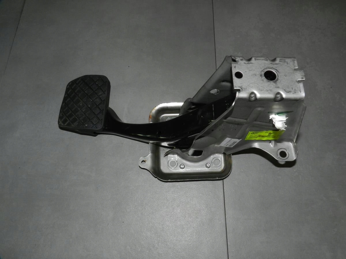 VW JETTA 5C BRAKE PEDAL 1K1721117