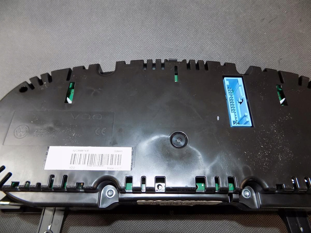 VW PASSAT B7 2.0 TDI COUNTER CLOCKS 3AA920870J