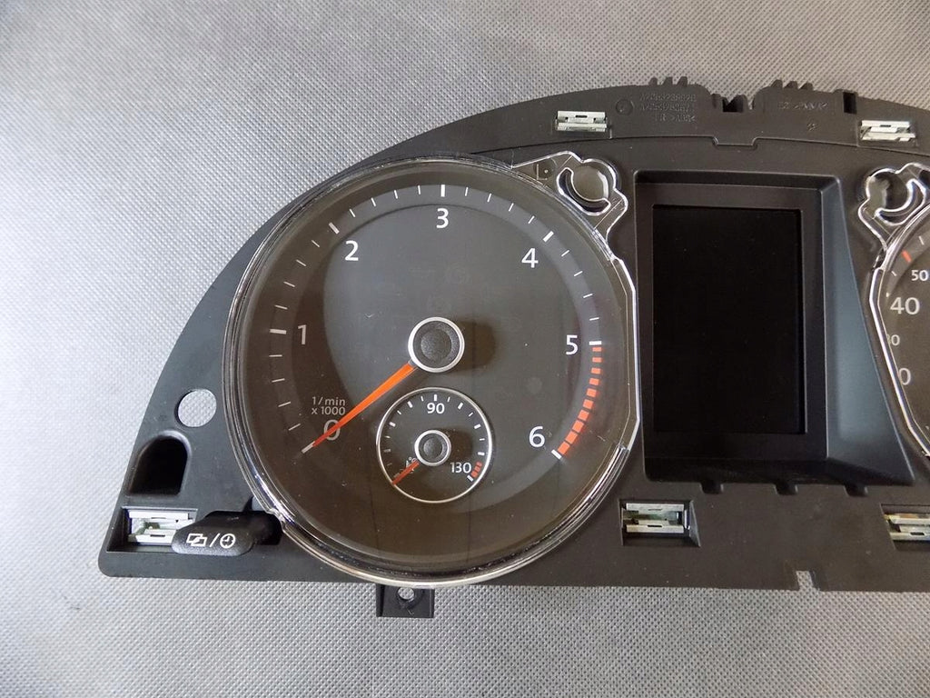 VW PASSAT B7 2.0 TDI COUNTER CLOCKS 3AA920870J