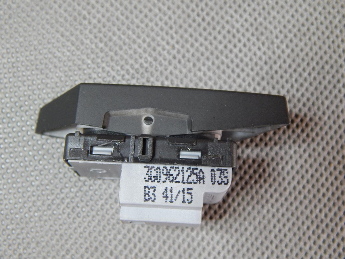 VW PASSAT B8 CENTRAL LOCK BUTTON 3G0962125A