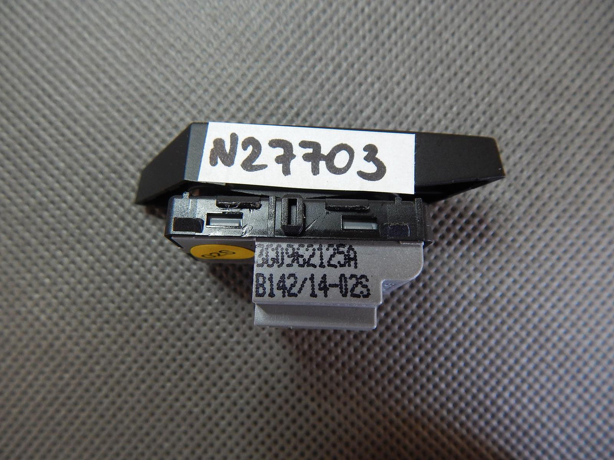 VW PASSAT B8 CENTRAL LOCK BUTTON 3G0962125A