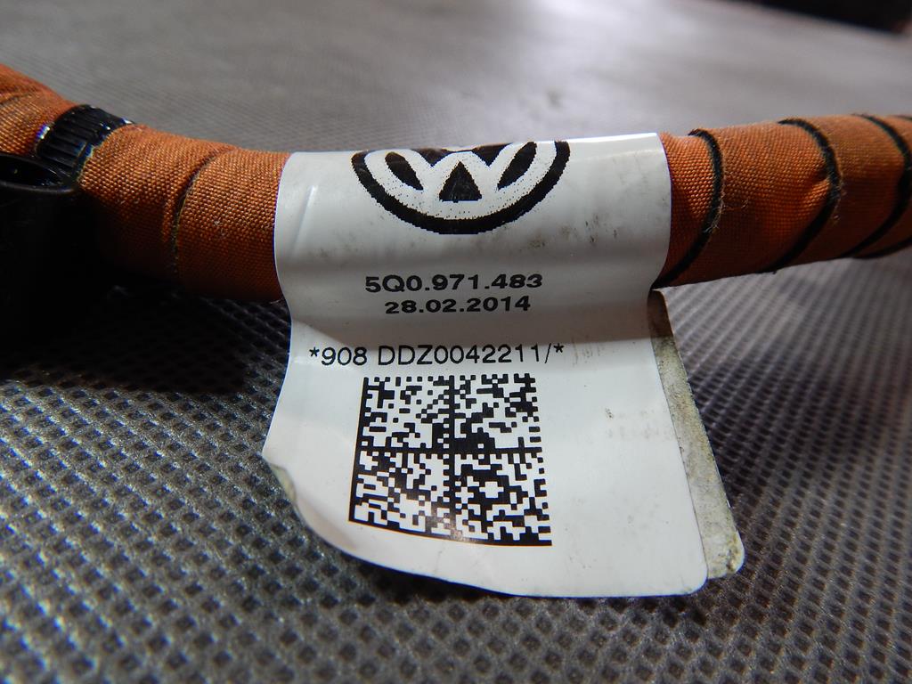 VW PASSAT B8 CHARGER CABLE 5Q0971483