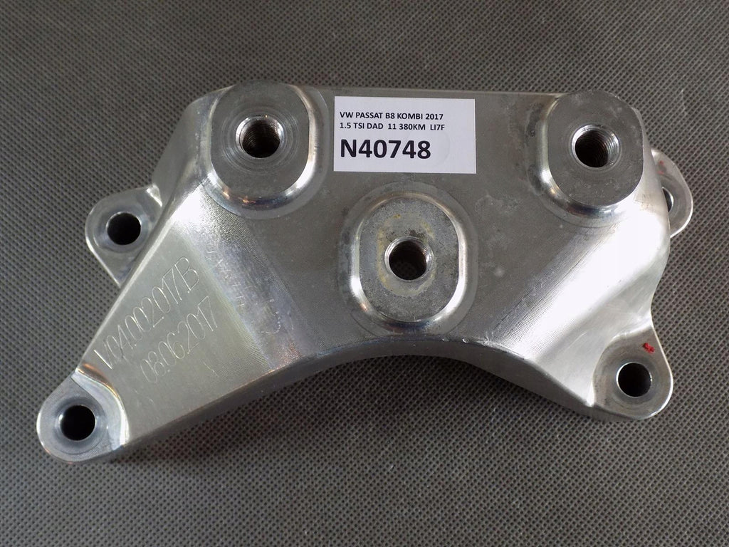 VW PASSAT B8 PAW BRACKET V04002017B