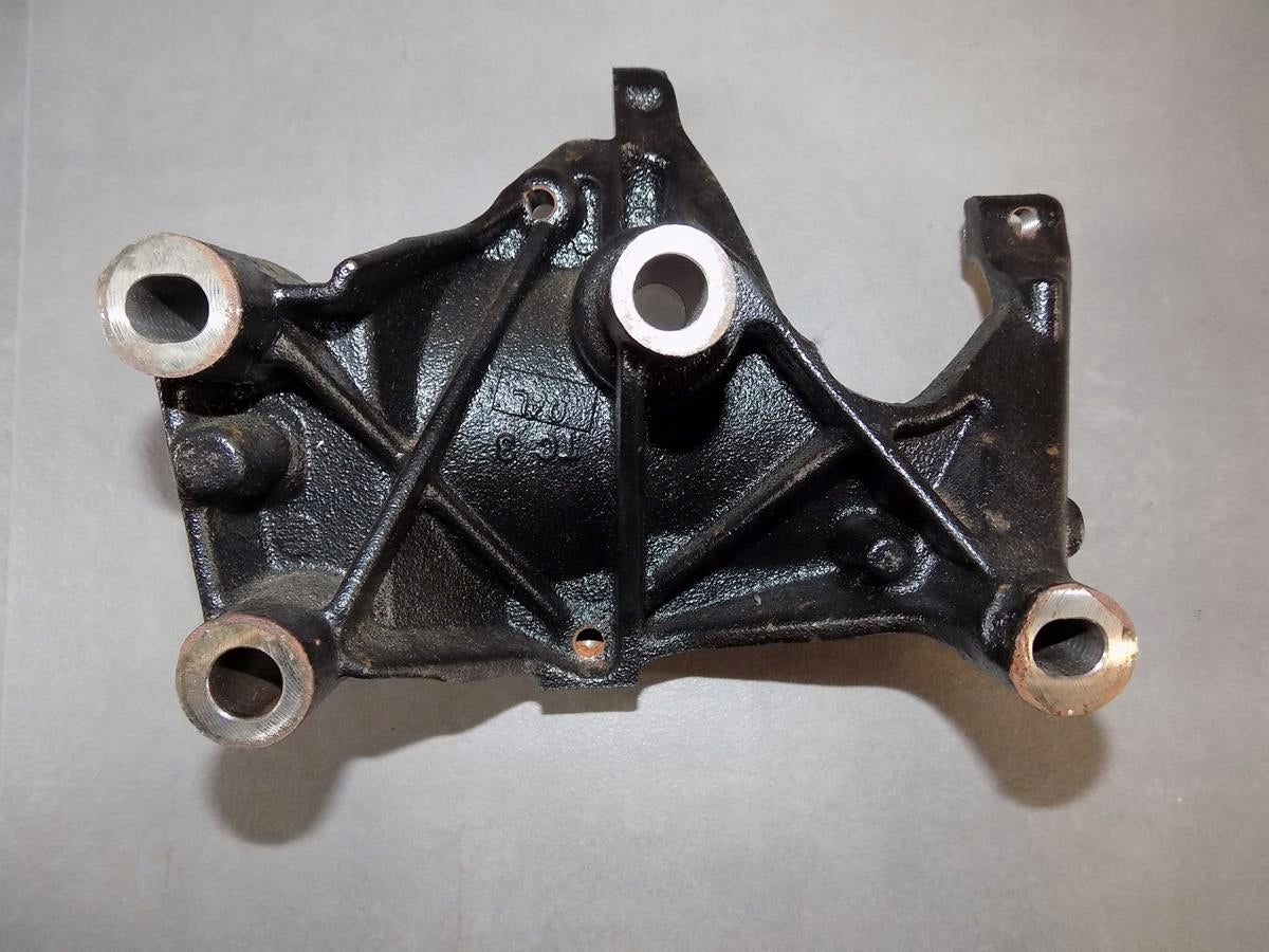 VW PASSAT B8 PAW SUPPORT 04L131159A