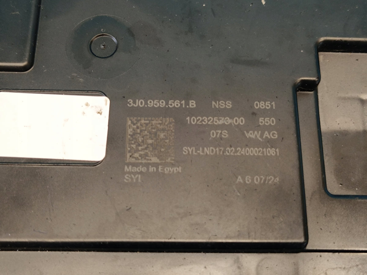 VW PASSAT B9 VARIANT 2.0 TDI 2024R HEADLINER LIGHT 3J0959561B