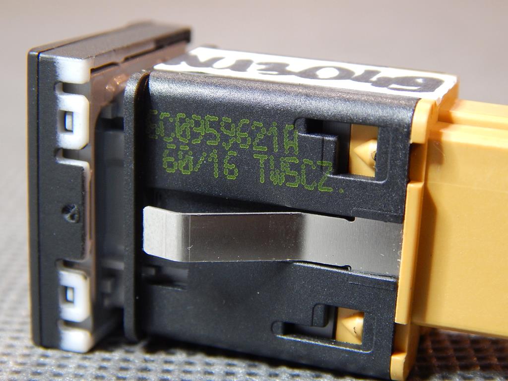 VW POLO 6C WINDOW HEATING SWITCH 6C0959621A