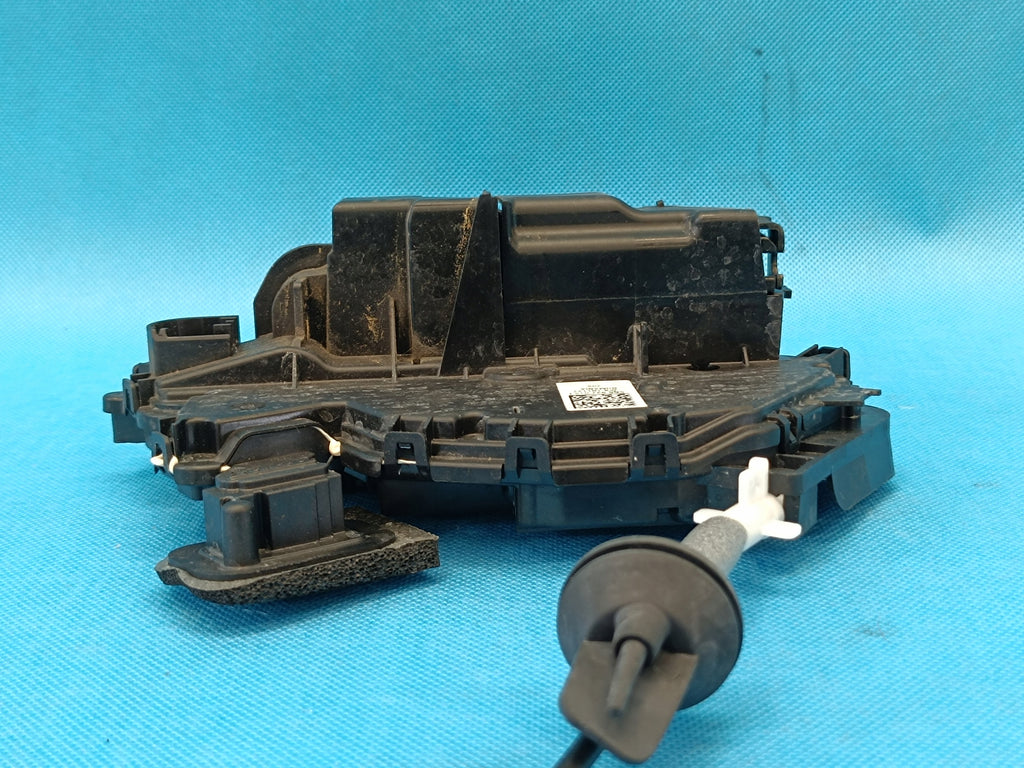 VW Passat B8 VARIANT 2.0 TDI 110KW 2023 R DOOR LOCK LEFT FRONT 5NB837015E
