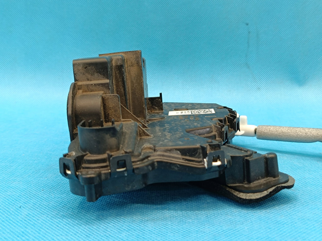 VW Passat B8 VARIANT 2.0 TDI 110KW 2023 R DOOR LOCK LEFT FRONT 5NB837015E