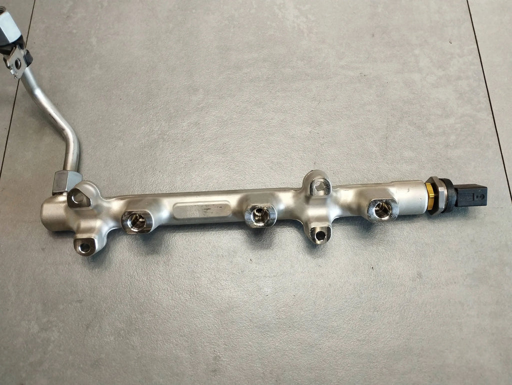 VW Polo VI 2G 1.0 TSI INJECTION RAIL 05C133320A
