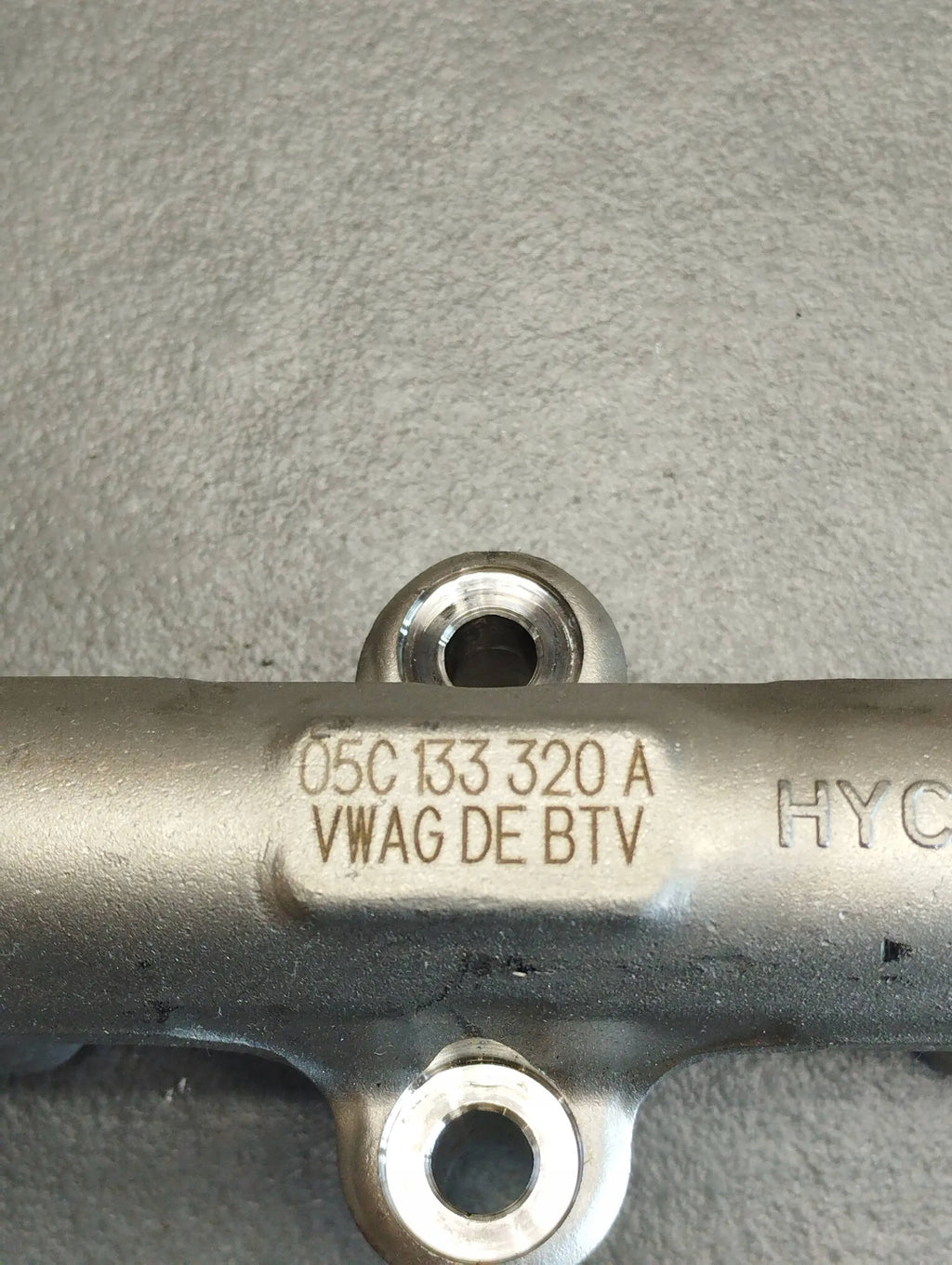 VW Polo VI 2G 1.0 TSI INJECTION RAIL 05C133320A