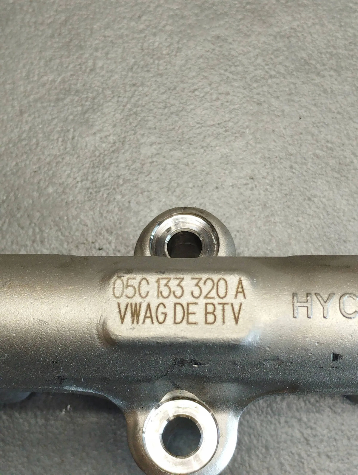VW Polo VI 2G 1.0 TSI INJECTION RAIL 05C133320A