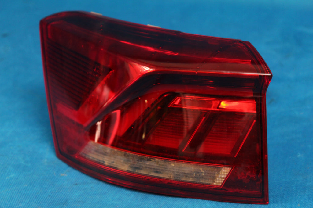 VW T-ROC CONVERTIBLE LAMP REAR LEFT AFTER FLOODING 2GC945095E 2021R
