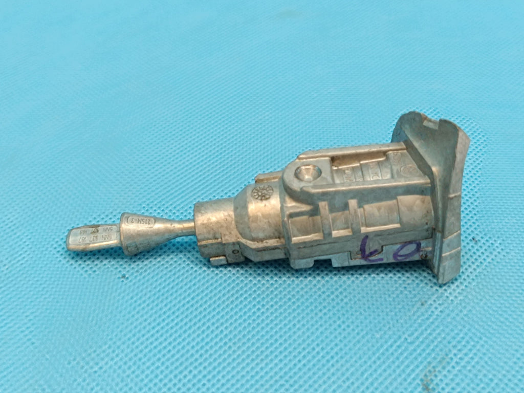 VW TIGUAN 2 II 2.0 TFSI 2022 R KEYS LOCK INSERT 5G6959752DS 5NN837167