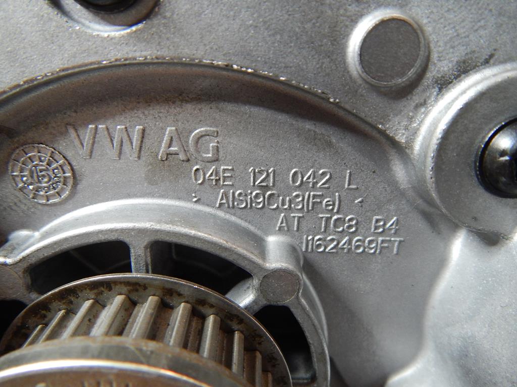 VW TIGUAN II 5NA WATER PUMP 04E121042L
