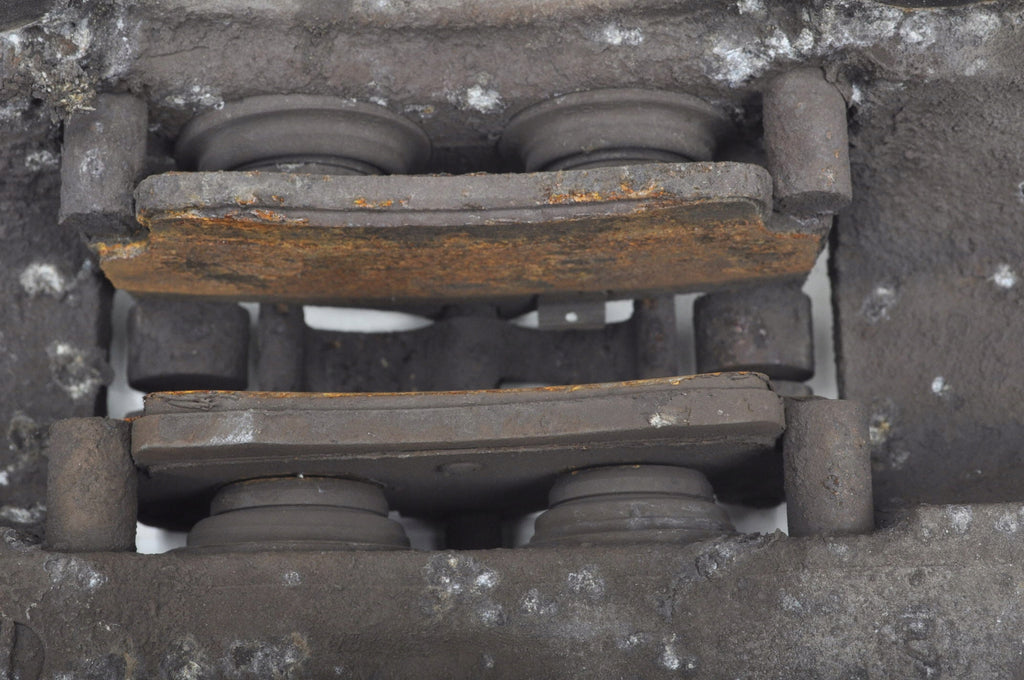 VW TOUAREG AND BRAKE CALIPER RIGHT REAR