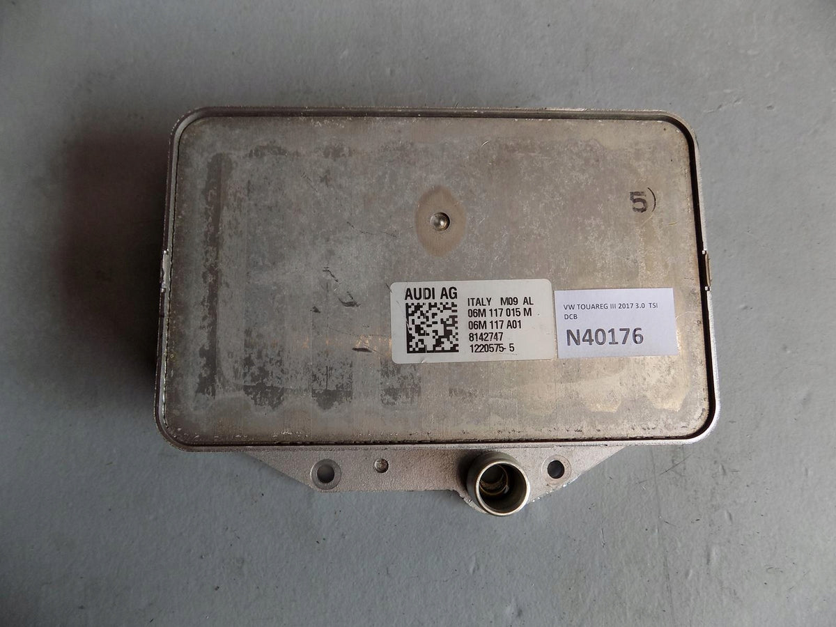 VW TOUAREG III OIL COOLER 06M117015