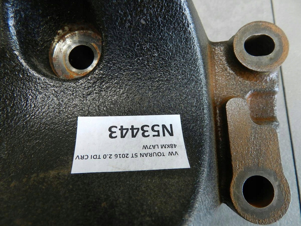 VW TOURAN 5T PAW SUPPORT 04L131159A