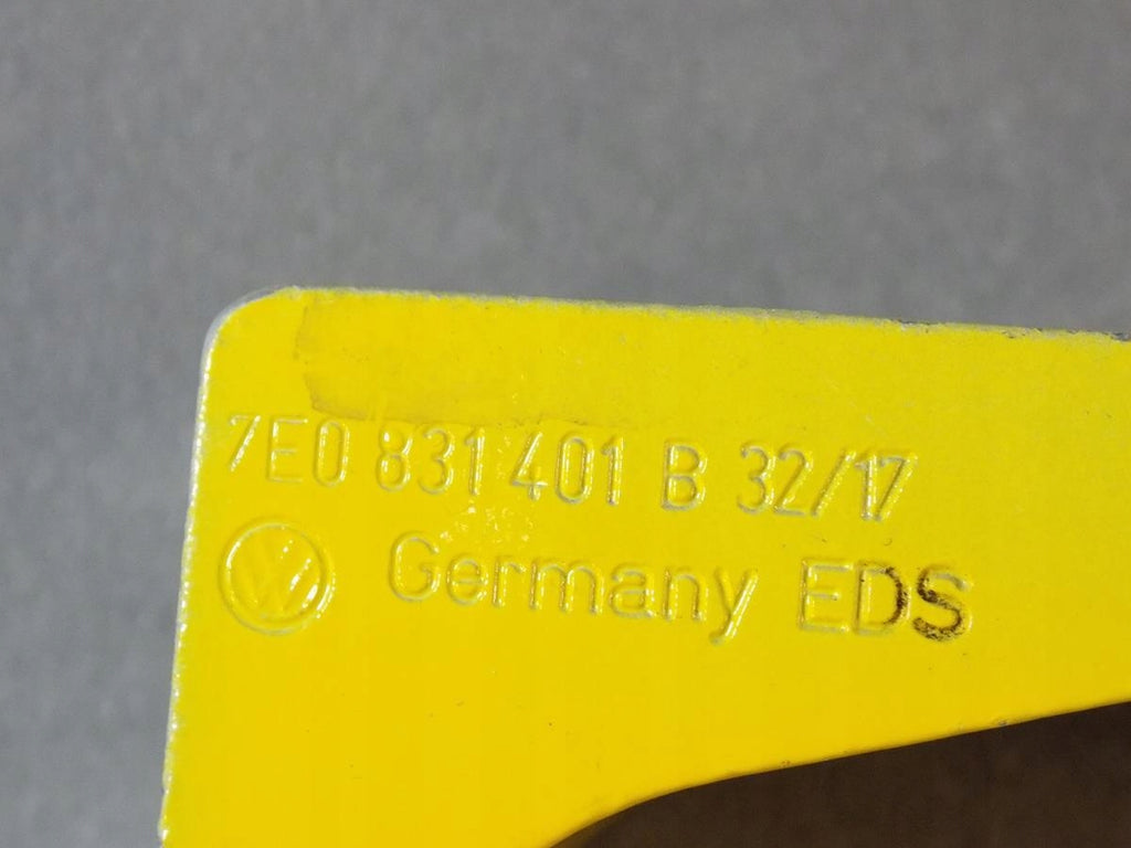 VW TRANSPORTER T6 DOOR HINGE 7E0831401B