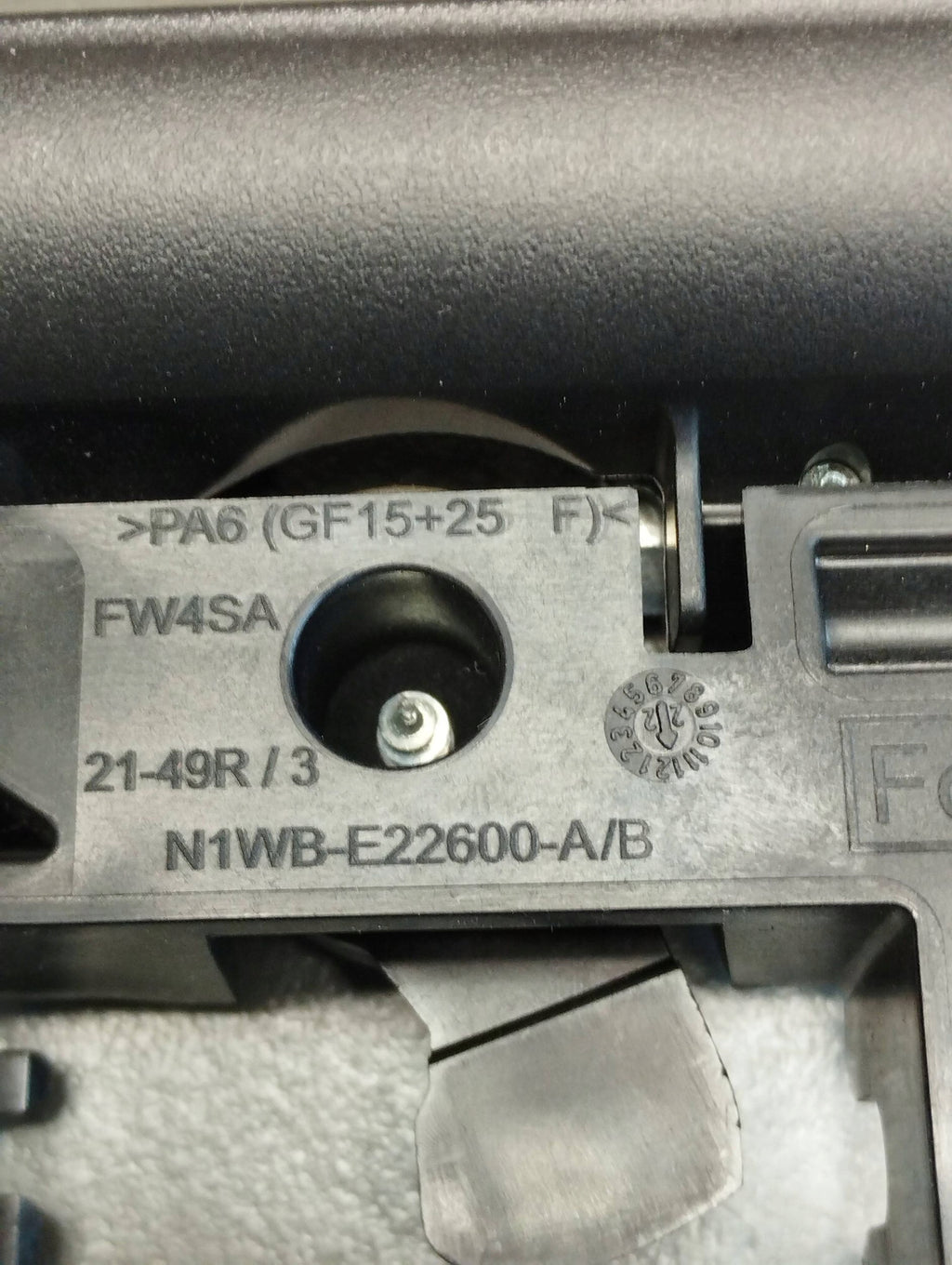 Volkswagen Amarok II 2023 INTERIOR HANDLE RIGHT FRONT N1WBE22600A
