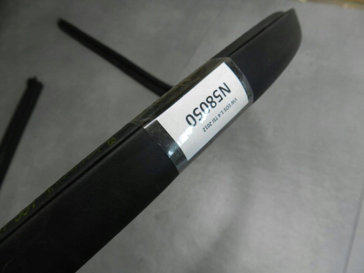 Volkswagen Eos Door seal right 1Q0867912B