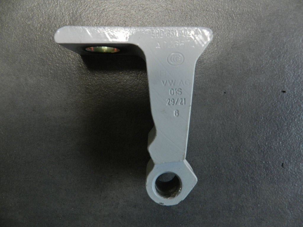 Volkswagen Golf VIII Top hinge right front 5H0831402A N58576
