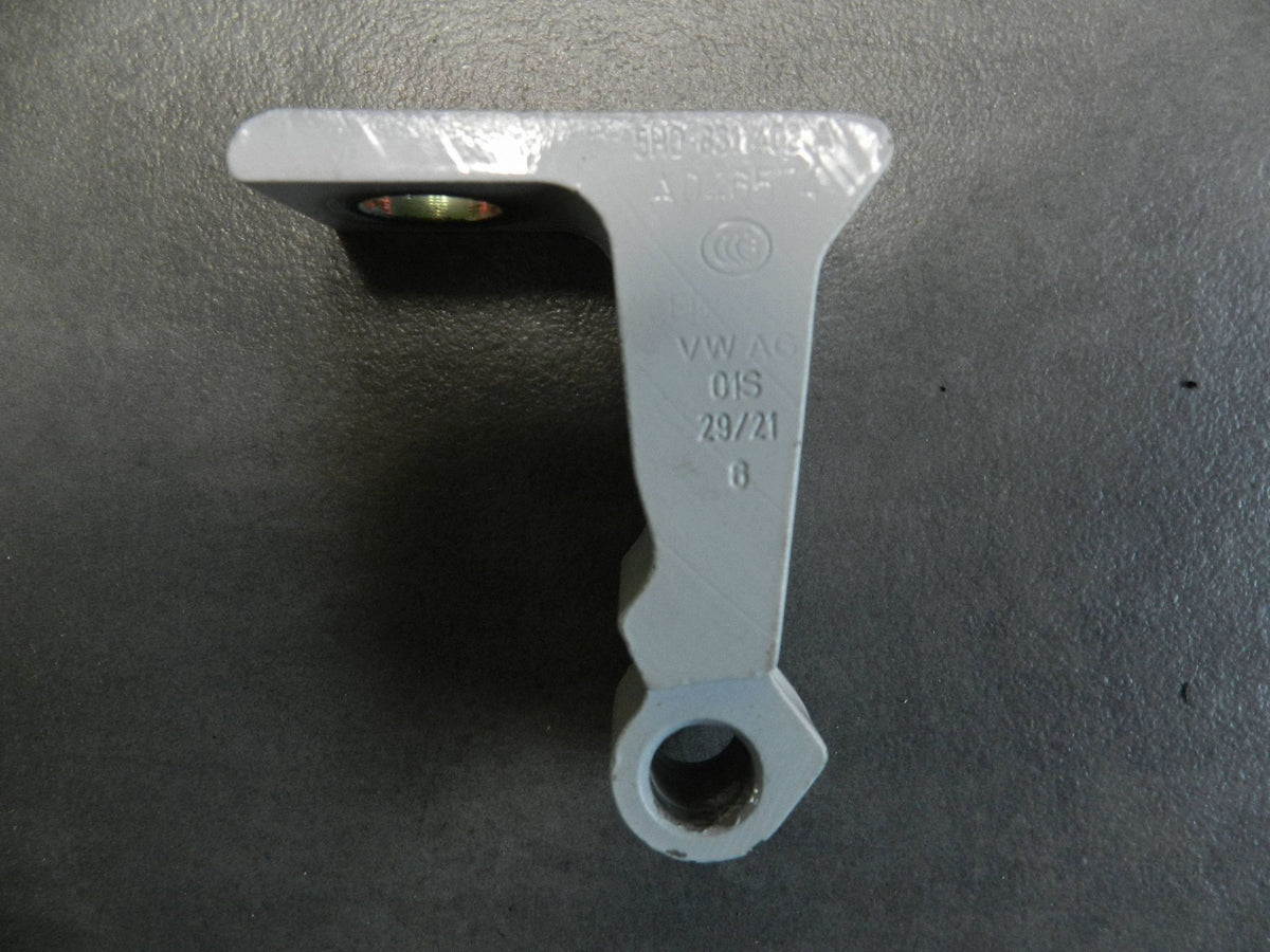 Volkswagen Golf VIII Top hinge right front 5H0831402A N58576