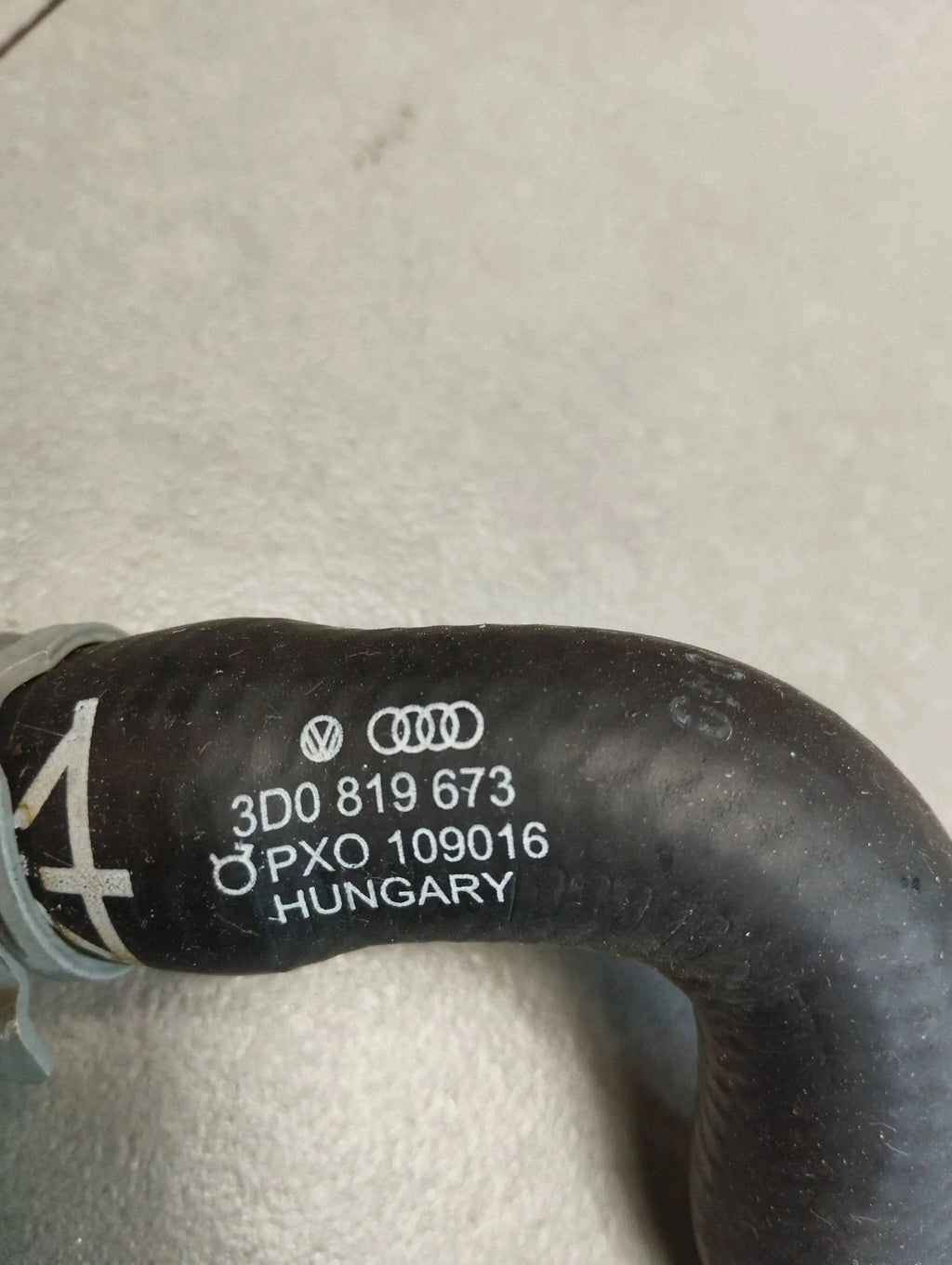 Volkswagen Phaeton Water hose 3D0819673