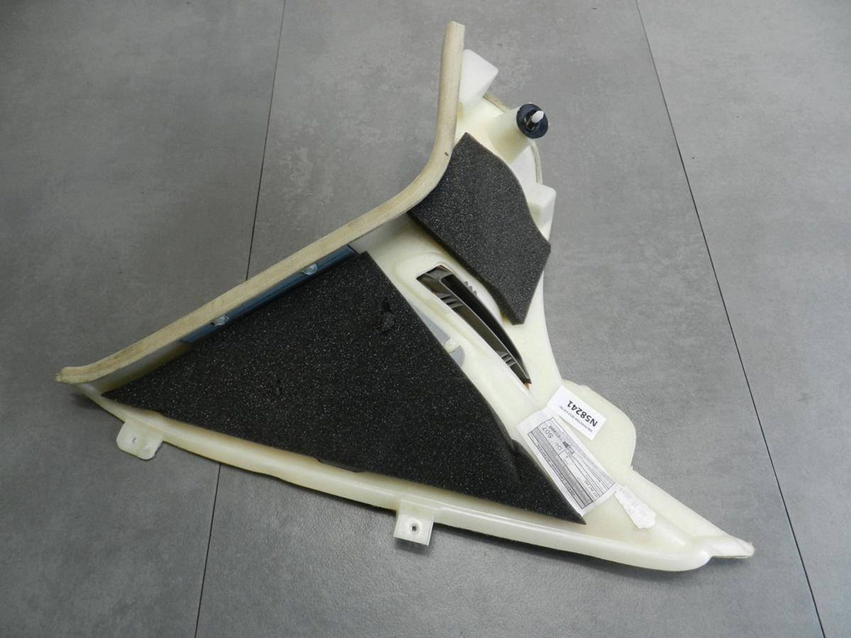 Volkswagen Phaeton post cover c right rear 3D7867242