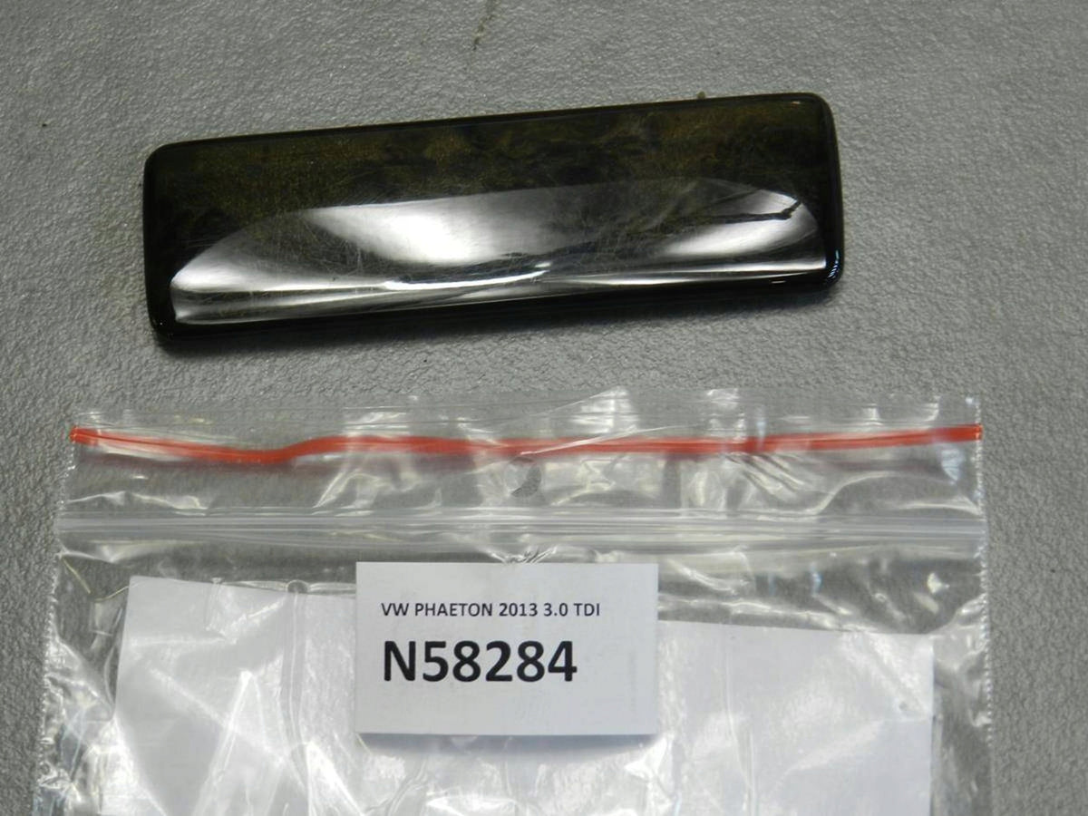 Volkswagen Phaeton strip cover 3D0857186E