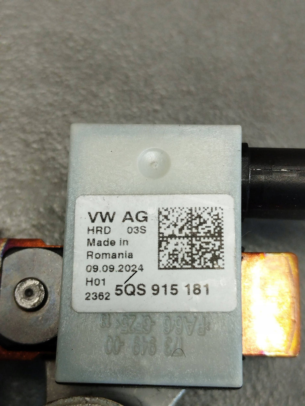 Volkswagen Tiguan III KLEMA MINUS 5QS915181
